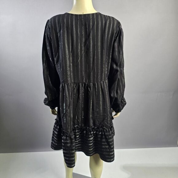 Ro & De Large Black Long Sleeve Dress with Subtle Stripes R7 - Picture 3 of 4